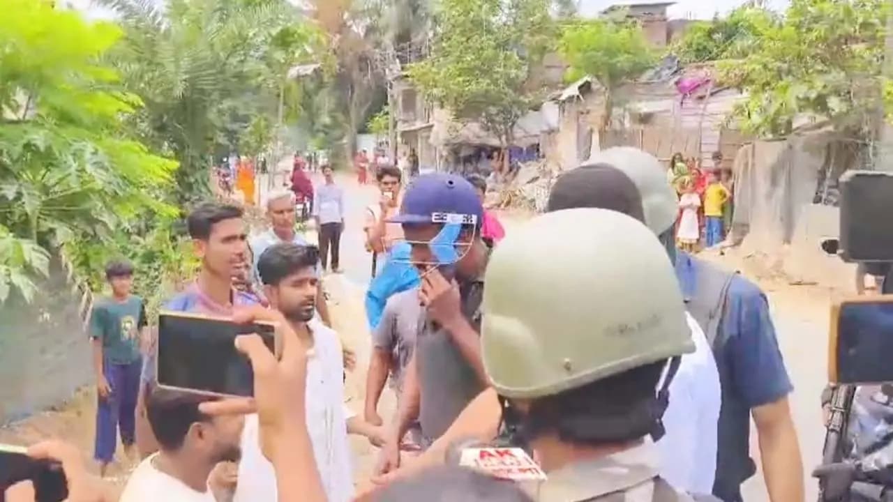 Bengal Election 2026: Tension in Bhangar Naushad Siddiqui rushes to the scene immediately upon receiving reports of obstruction at a polling booth