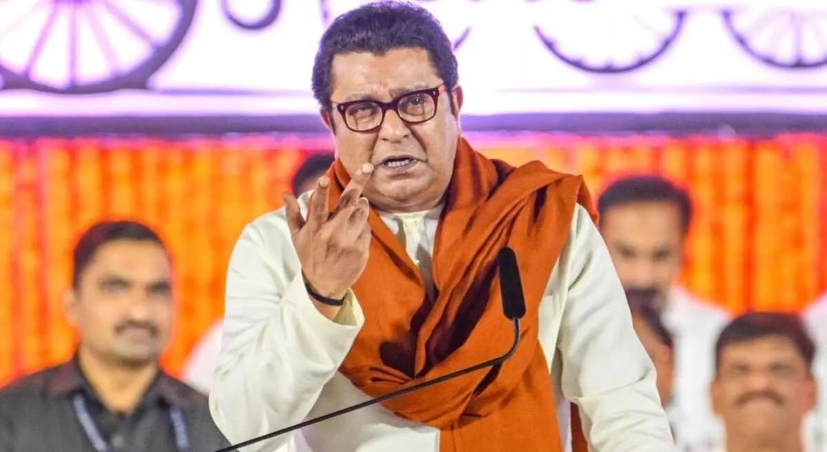 Raj thackaray asks people to not get influenced over divisive politics