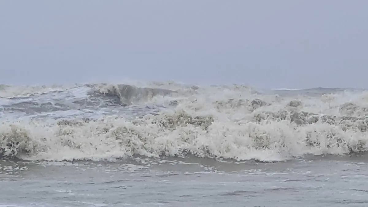 IMD warns of heavy rain thunderstorm and flood risks for several states