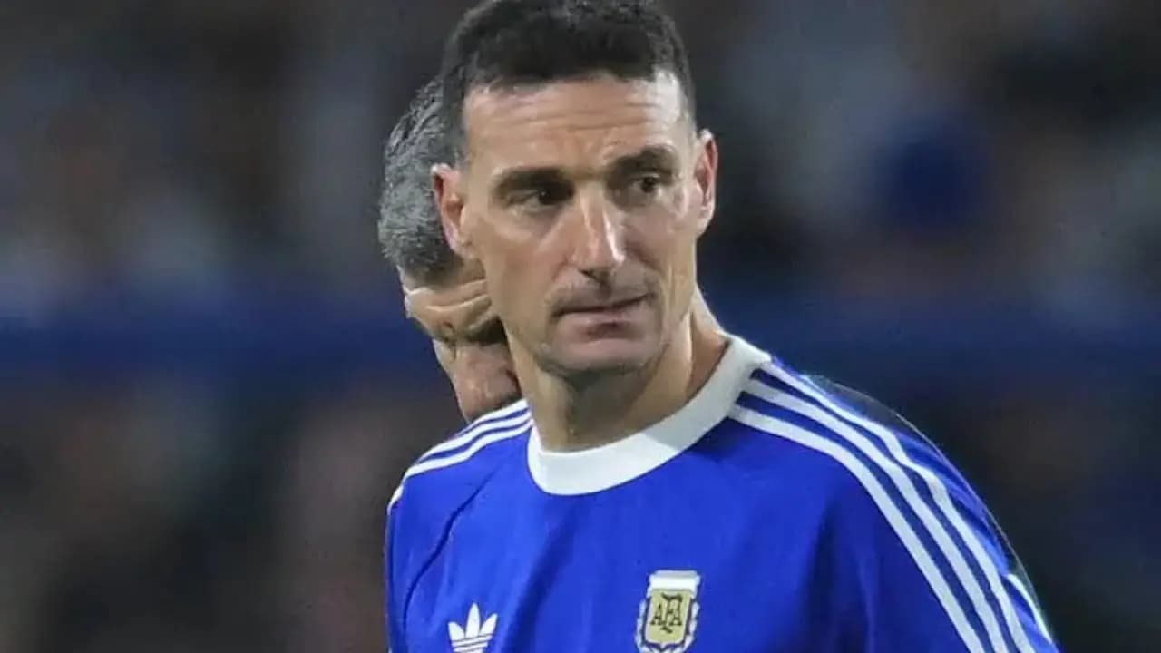 Lionel Scaloni on Real Madrids radar as Argentina rattled by pre World Cup buzz
