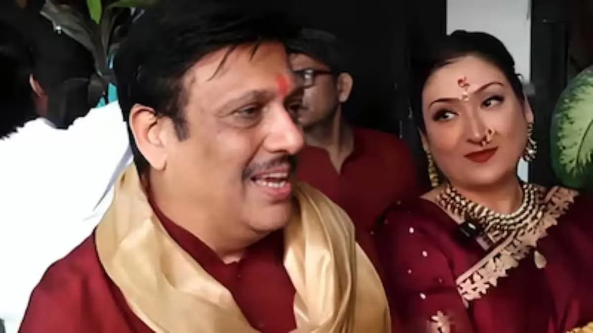 Govindas Wife Sunita Ahuja Confronts Paps On Ganesh Chaturthi