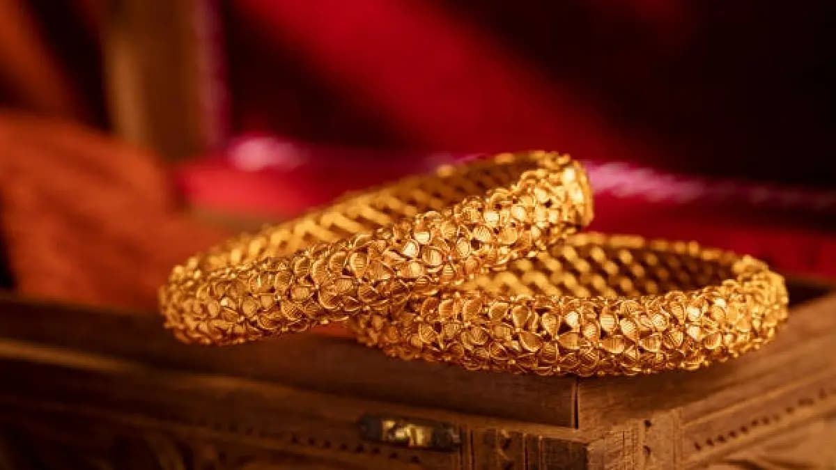 Gold Price big update by Diwali 2026 Gold may touch  this amount prediction 30 percent more upside