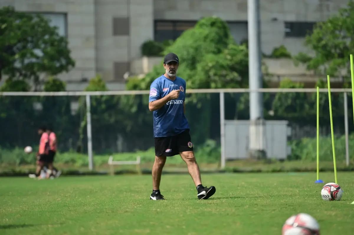 East Bengal wants to take advantage of the present situation of Mohun Bagan in Shield Final