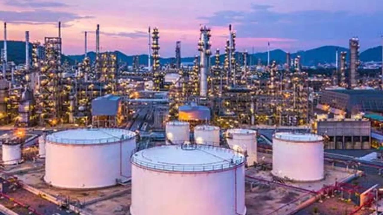 The United Arab Emirates has left OPEC, what are the causes behind it