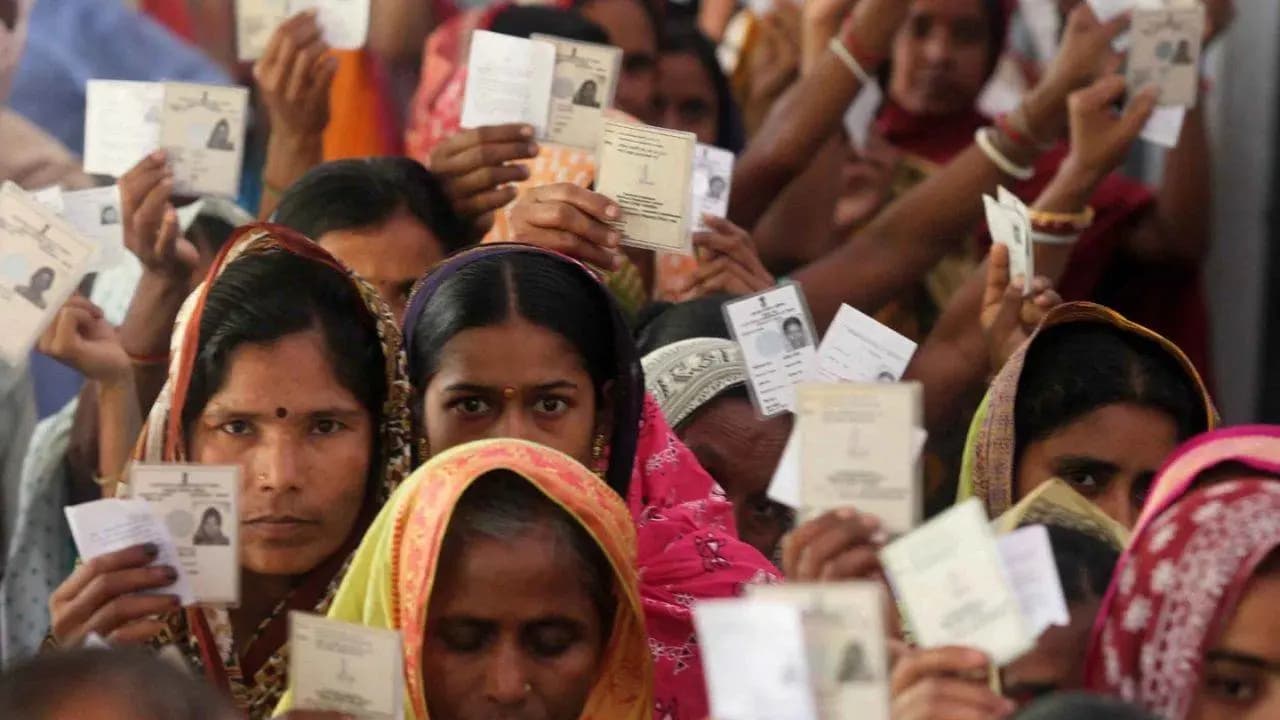 Bengal Election 2026: Woman dies suddenly while standing in voting queue in Konnagar 