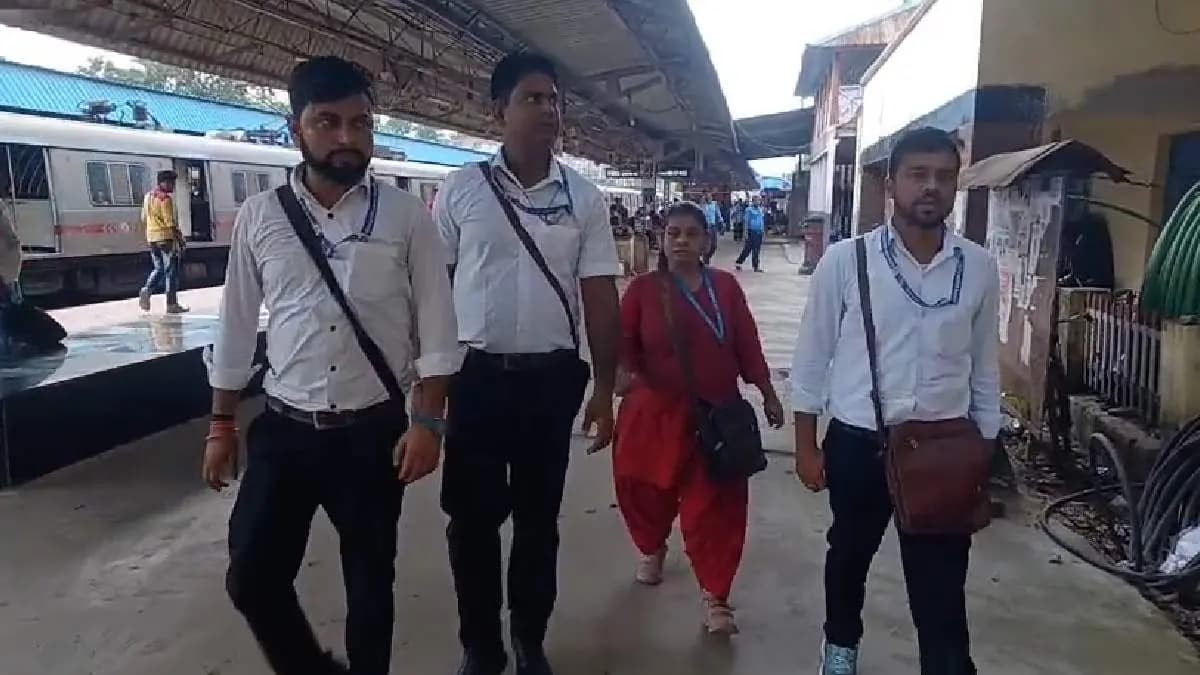 A railway passenger threw hot food to a ticket checker when the later asked for travelling ticket