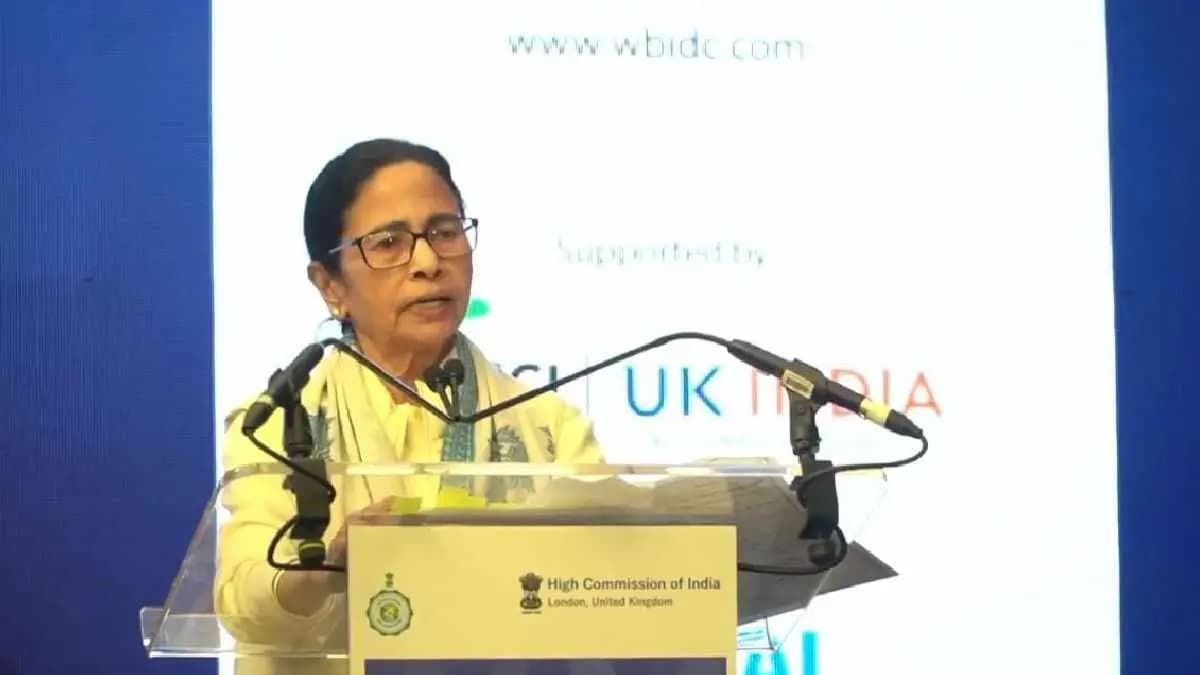 Mamata Banerjee invite london industrialist for investing in West Bengal   