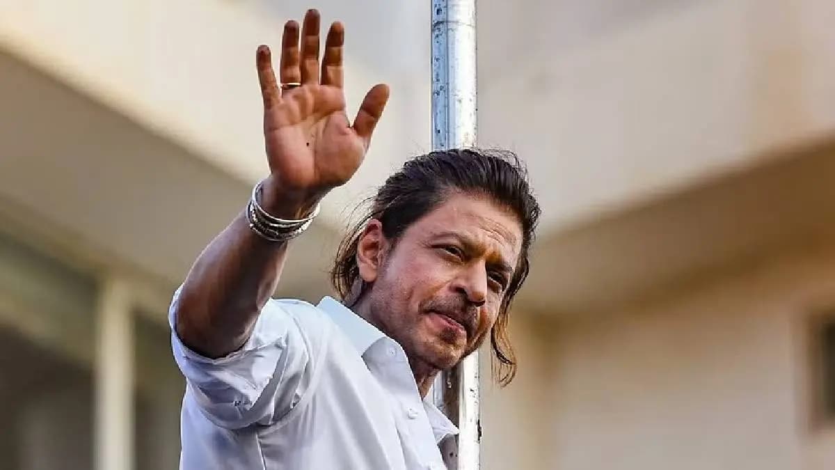 Bollywood actor Shah Rukh Khan opens up on dealing with failures and shares he cries a lot in the bathroom ENT