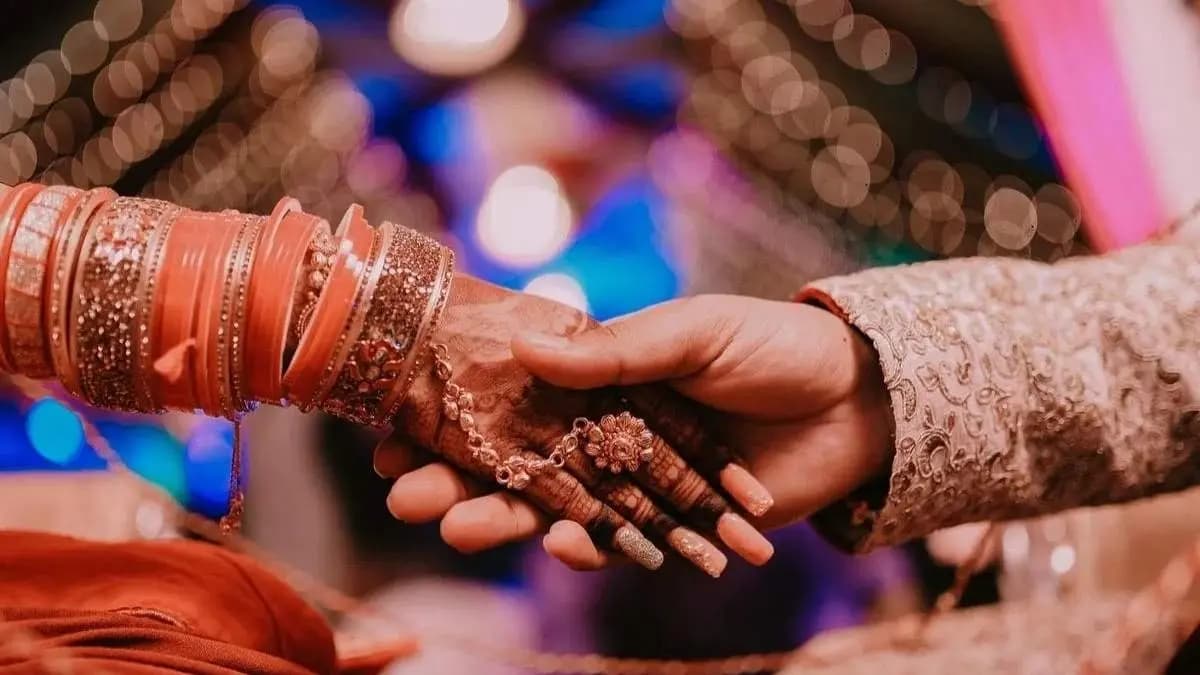 Indore student runs away from home to marry boyfriend, returns wedded to another