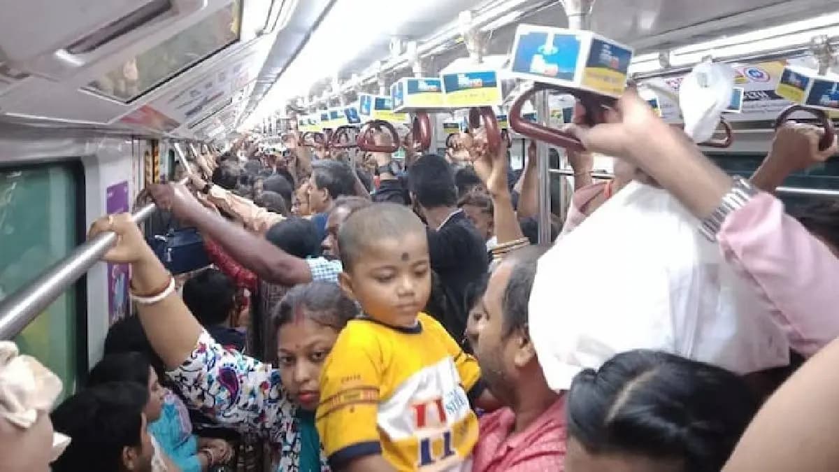 Metro rail initiative to stop pick pocket in Durga puja