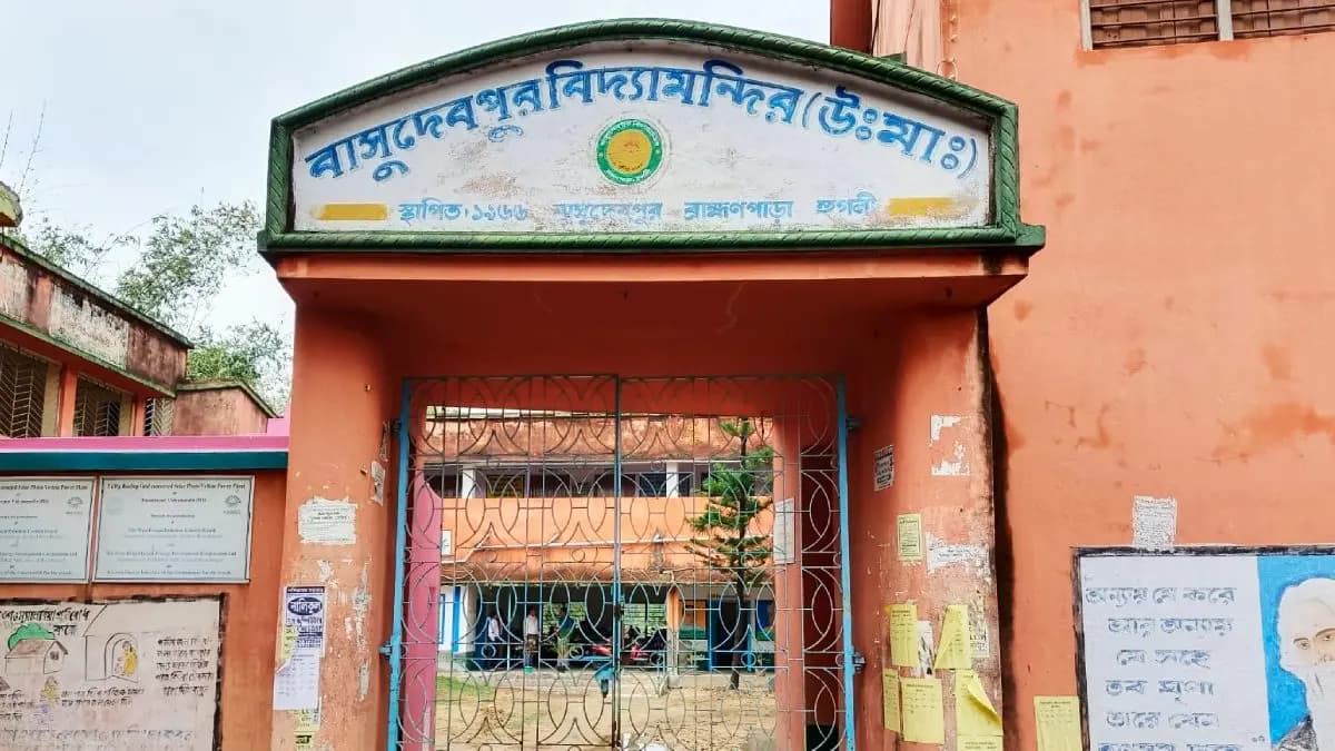 Madhyamik examinee get Relief from power outage due to the intervention of the administration