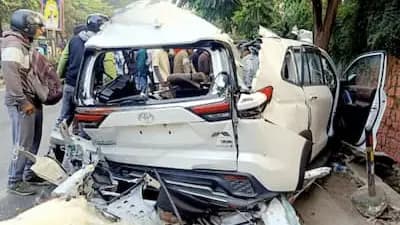 Uttarakhand Accident Truck Collision Kills Six Students gnr 