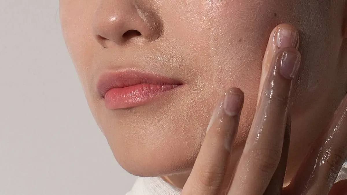 Lime and milk based home solution for glowing skin
