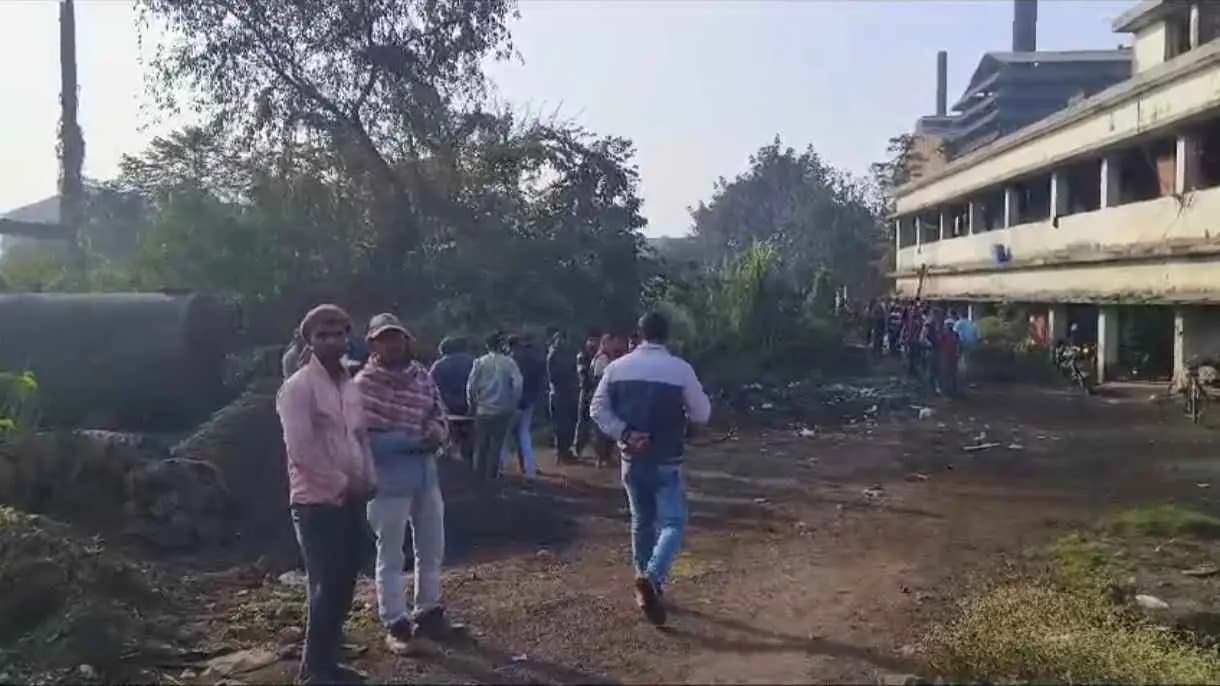 Two up workers dead body found in closed factory gnr 