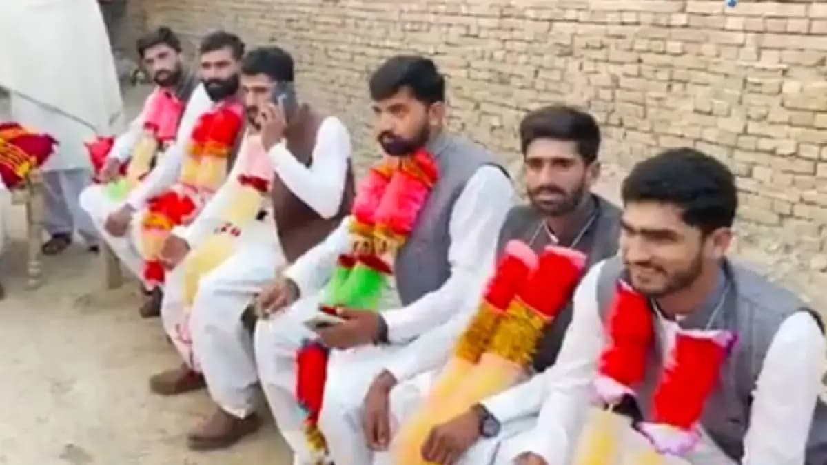  6 brothers married their 6 sister in Pakistan gnr