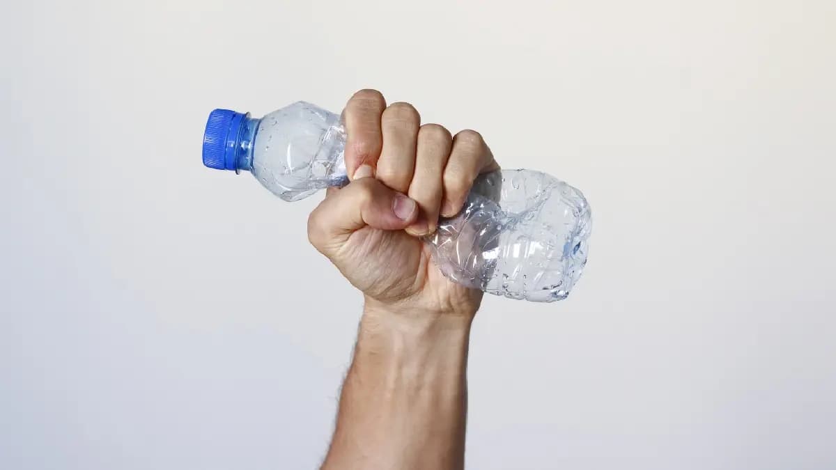 what are the dangers of using plastic bottles in daily life lif