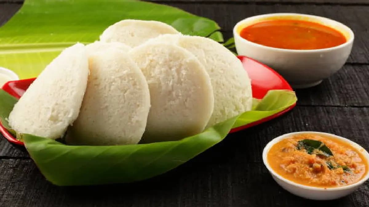 Gold-plated Idli 23-carat edible gold layer on Idli price rs 5000 know more about this dish gnr 
