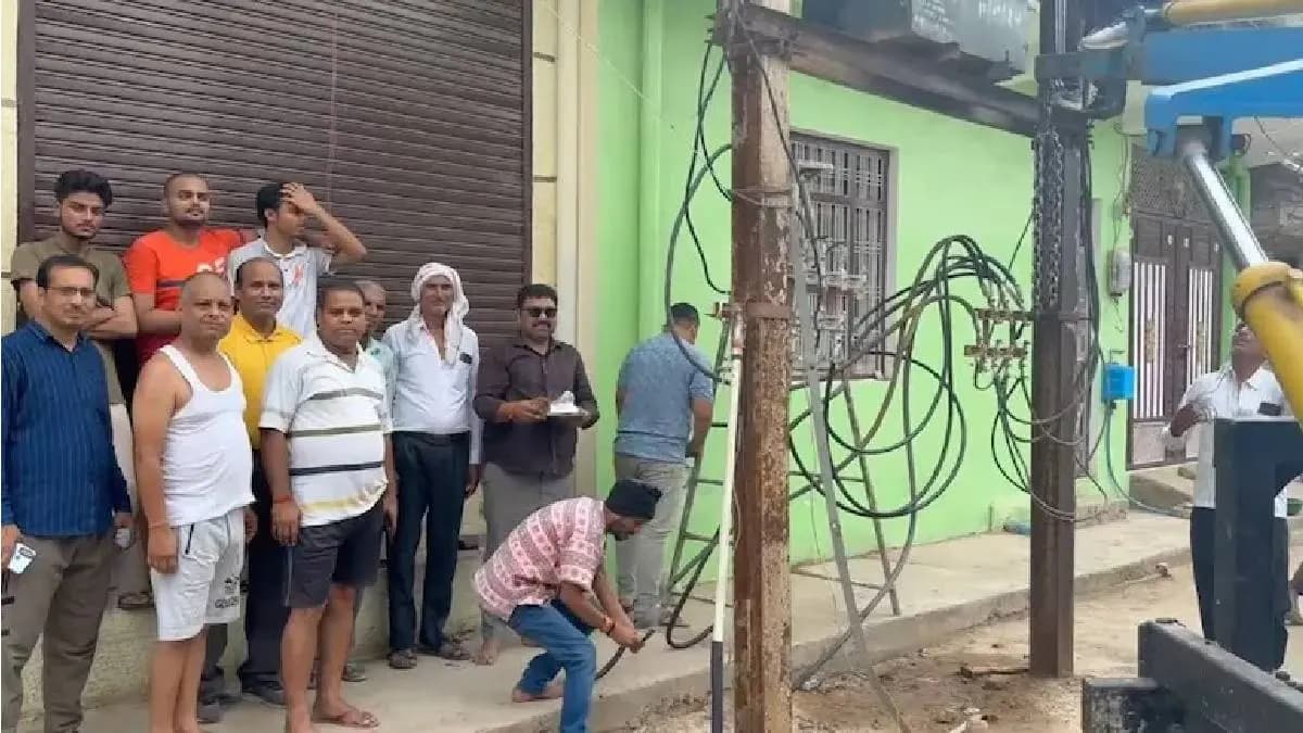 Know the Reason Why Villagers In This Madhya Pradesh Village Did Puja Of Transformer