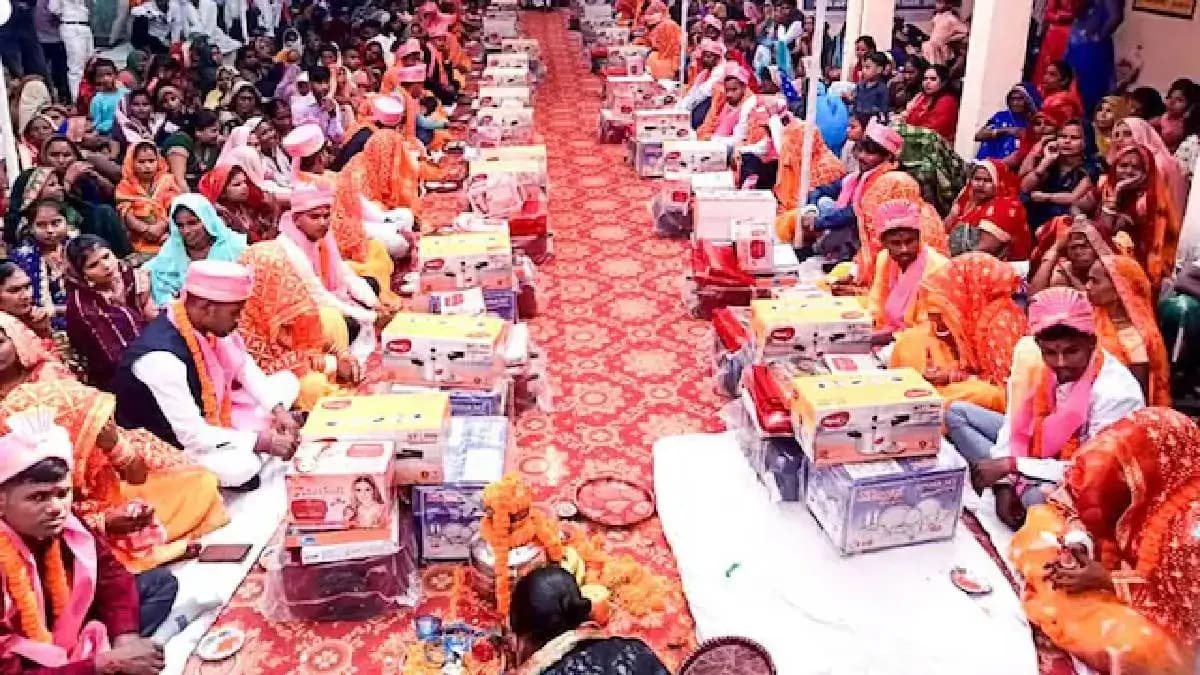father Of 3 children ties knot with young woman at mass wedding for Govt benefits at Utter Pradesh