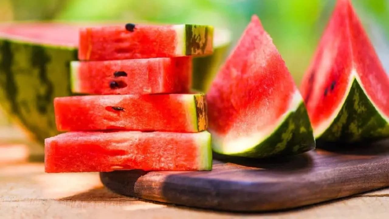 How to Identify Fake Watermelon