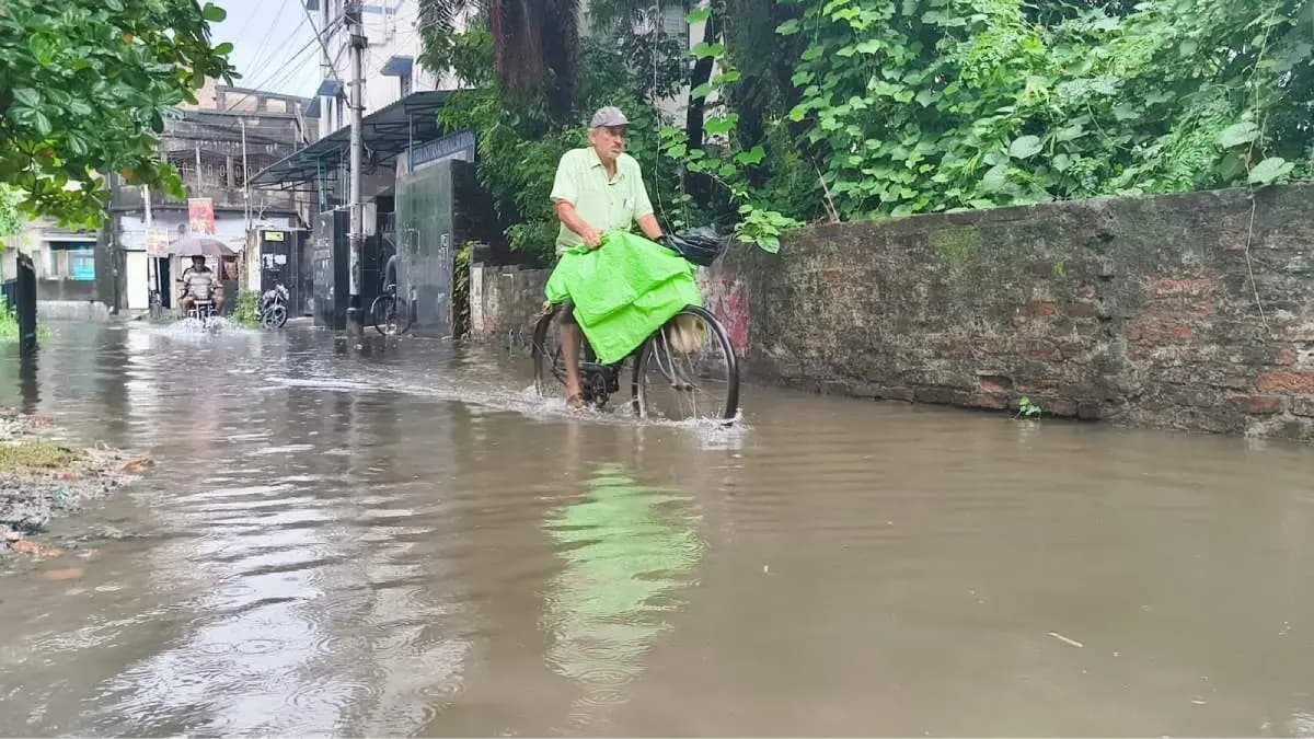 Hooghly Waterlogged After Continuous Rainfall Triggered by Low Pressure