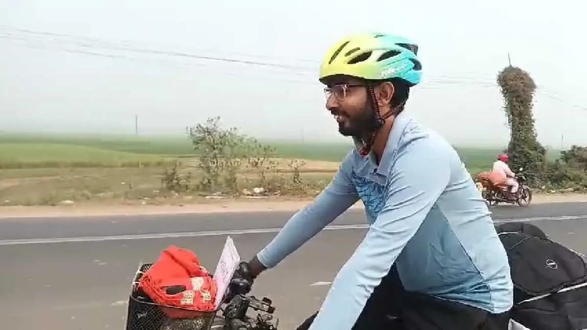  Cycling to the world with a message of environmental protection gnr