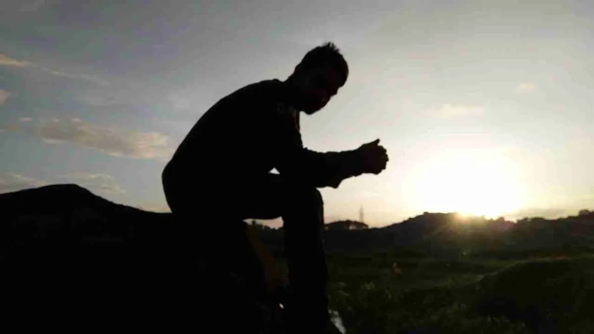 Boy Jumps To Death From Hill As Mother Refuses To Buy Phone in Maharashtra