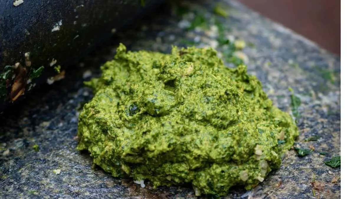 this chutney recipe made by coriander leaves pudina leaves and curry leaves helps to purify your blood and also controls weight lif