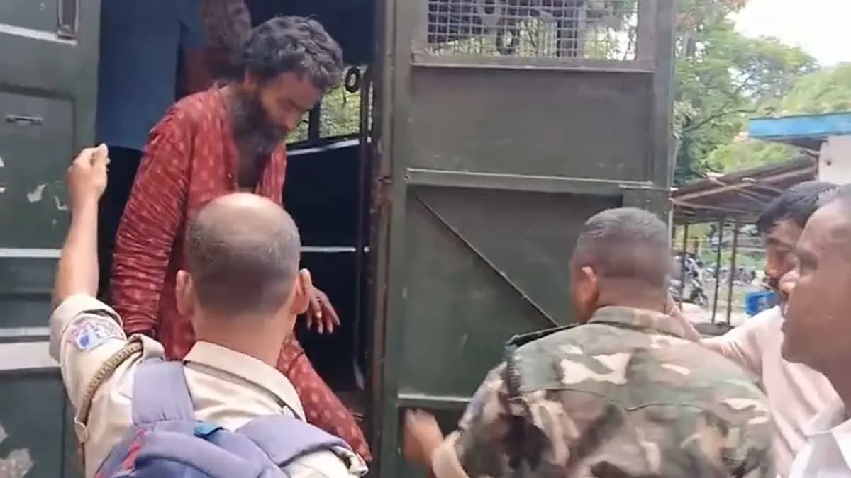 Again one Bangladeshi citizen arrested near Siliguri Army Outpost