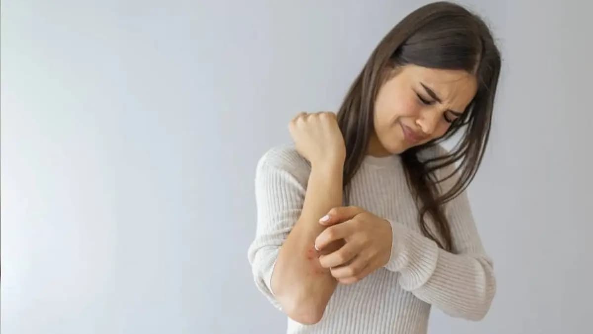 What vitamin deficiency causes dry  itchy skin here is all details lif 