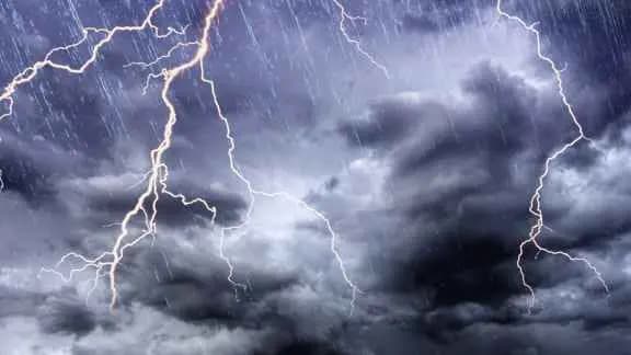 IMD Latest Weather Forecast Moderate Rainfall Lightning Thunderstorm Warning in West Bengal