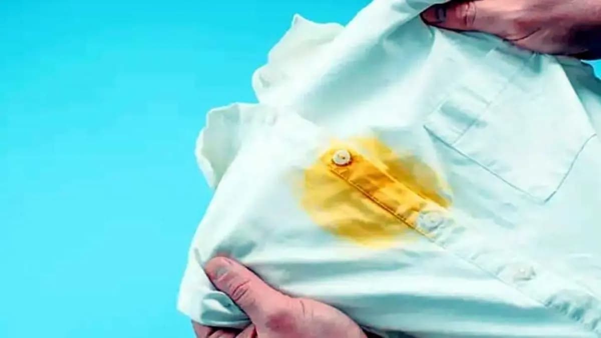 These homely tricks help to remove yellow stain from clothes