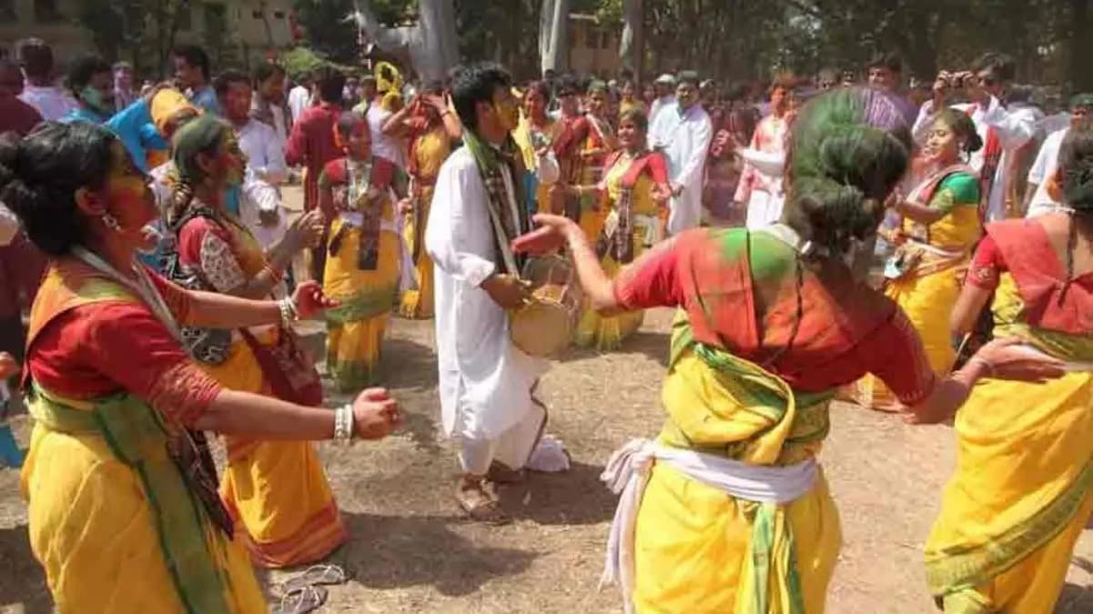 no outsider will be allowed this year during the basanta Utsav celebration in Visva Bharati University gnr