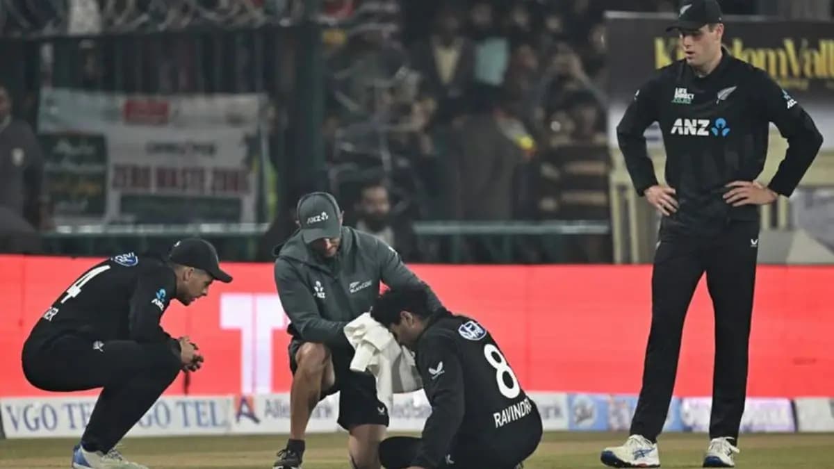 Most of the fans on social media blamed the poor floodlights of Gadaffi stadium for the injury of Rachin Ravindra spt 