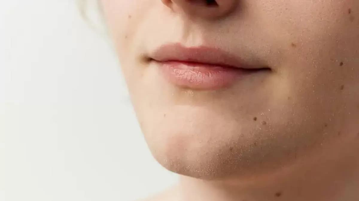Mole on lips has an astrological meaning