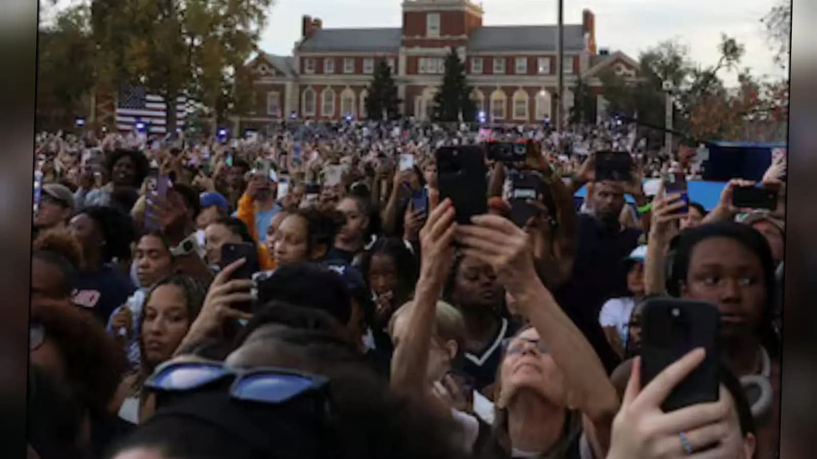 Liberal Women of america Go On Sex Strike because Donald Trump win the president election_gnr