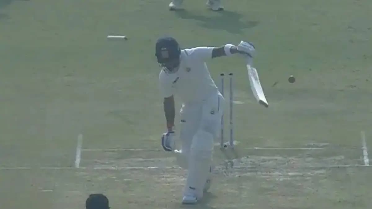 Virat Kohli Clean Bowled After Hitting Exquisite Straight Drive spt