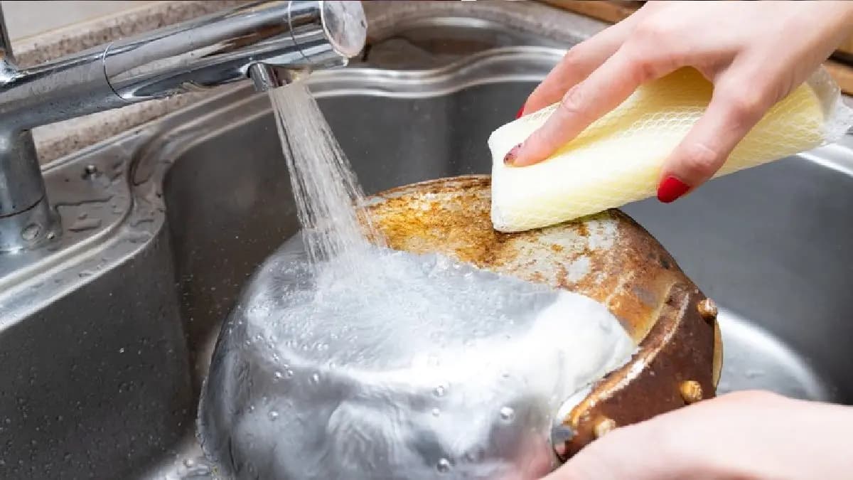 how to get rid of black stains of kadai lif