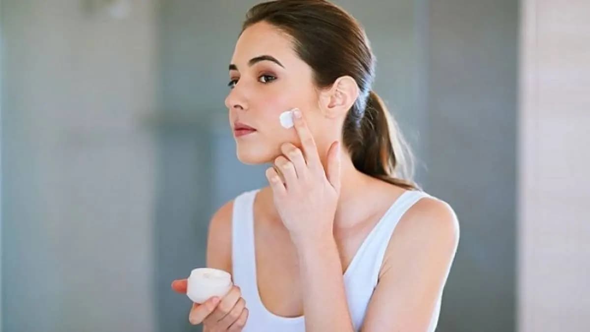 This homemade cream prevent ageing and bring glow on skin instantly know how to make it