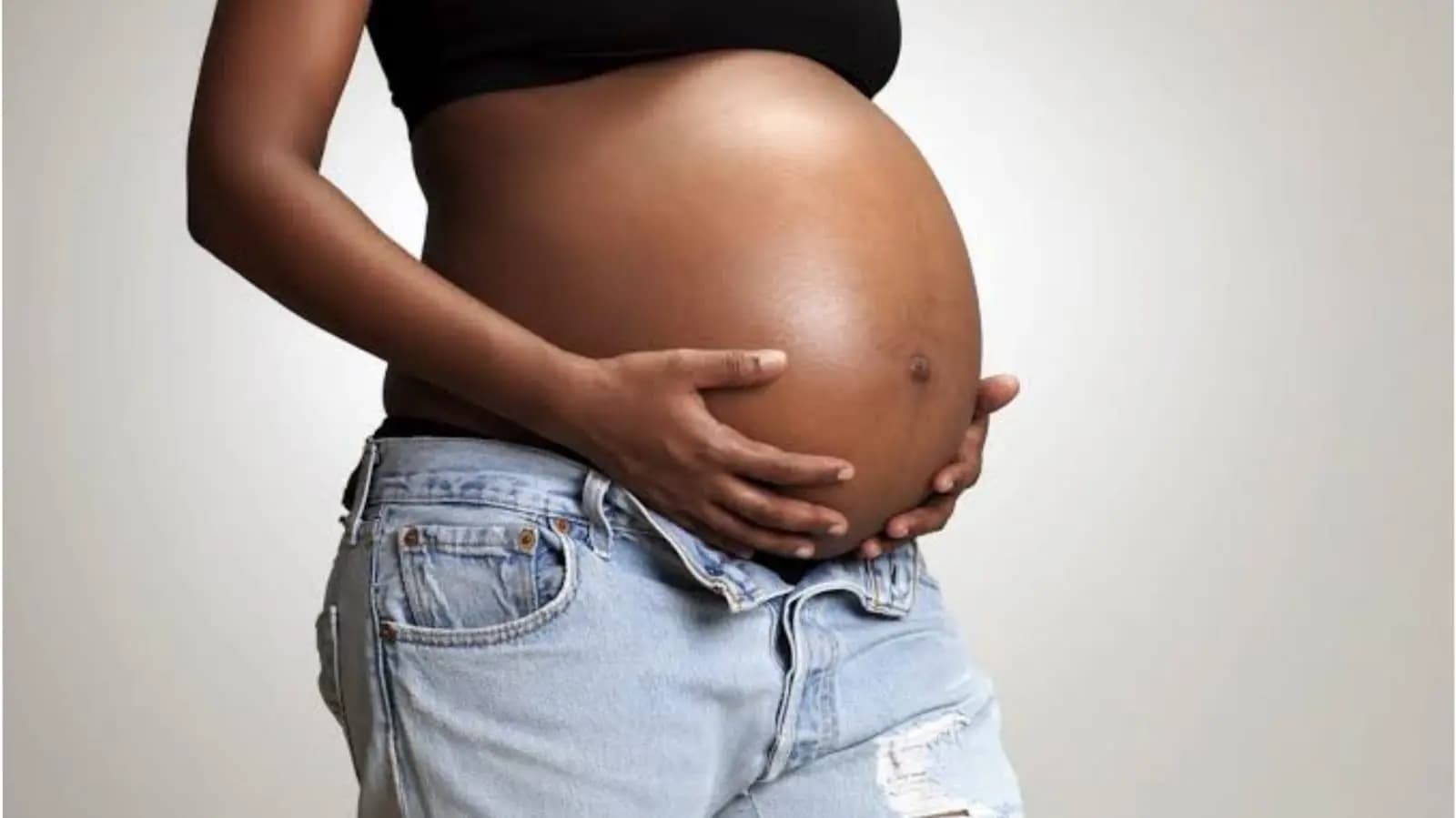 A woman named Chioma claimed to have carried the child for about 15 months but how_gnr