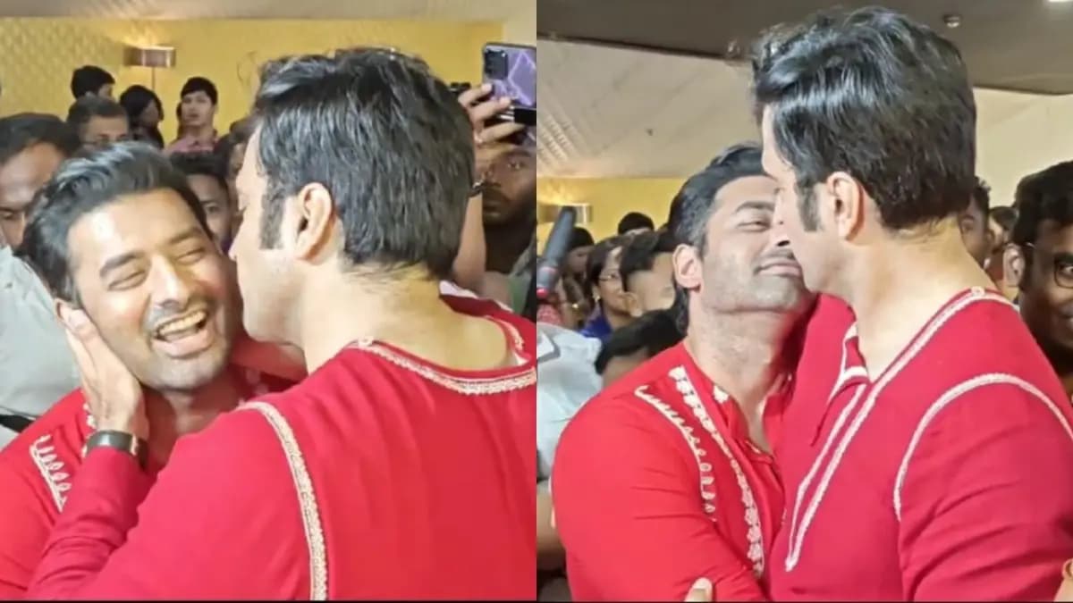 Abir Chatterjee and Ankush Hazra greeting each other at the premiere of Raktabeej 2 
