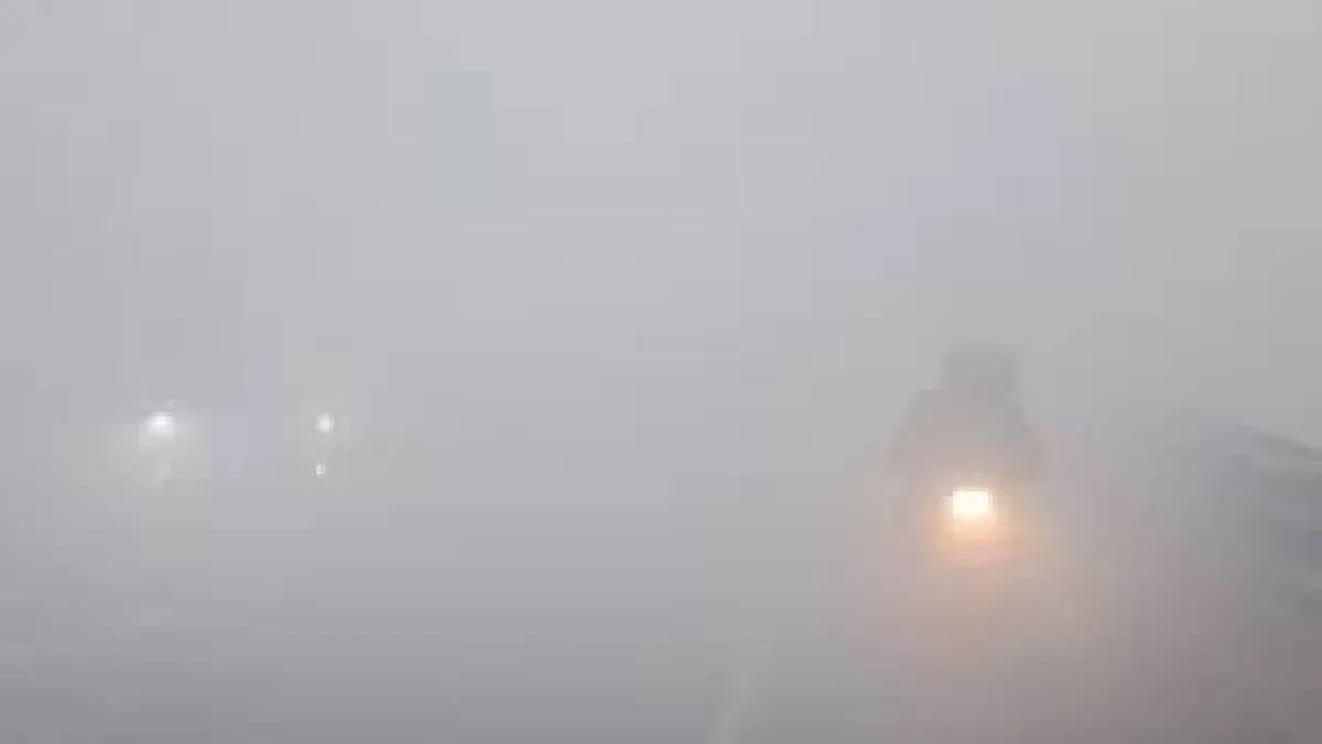 Delhi Engulfed In Blanket Of Smog For 2nd Consecutive Day, AQI At 432 gnr
