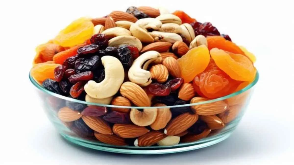 Soaked raisins have many health benefits including controls blood pressure and produces energy in body lif
