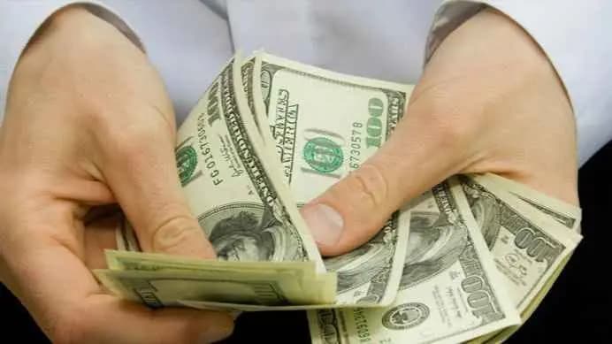 British Teen Makes Rs 16 Lakh Monthly By Selling Stickers Online gnr 