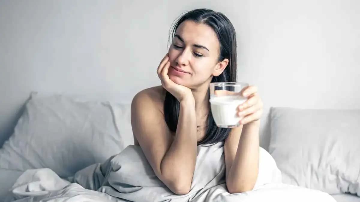 benefits of drinking turmeric haldi milk before going to sleep