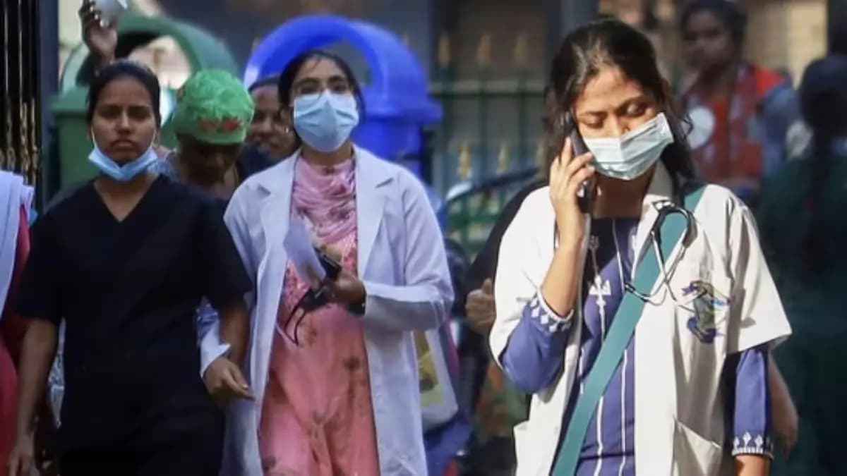 Deadly Flu Outbreak in Delhi Surge in Influenza B, Swine Flu Cases Across Age Groups