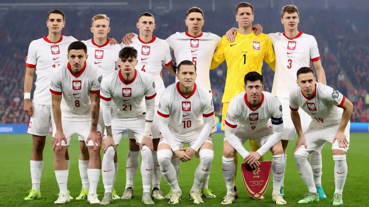  Robert Lewandowski has announced that he will no longer be available for the Polish national team 