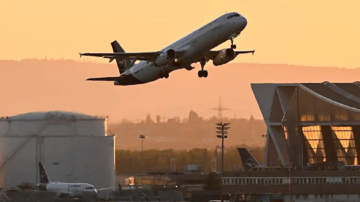 Global airlines shun Pakistan airspace 