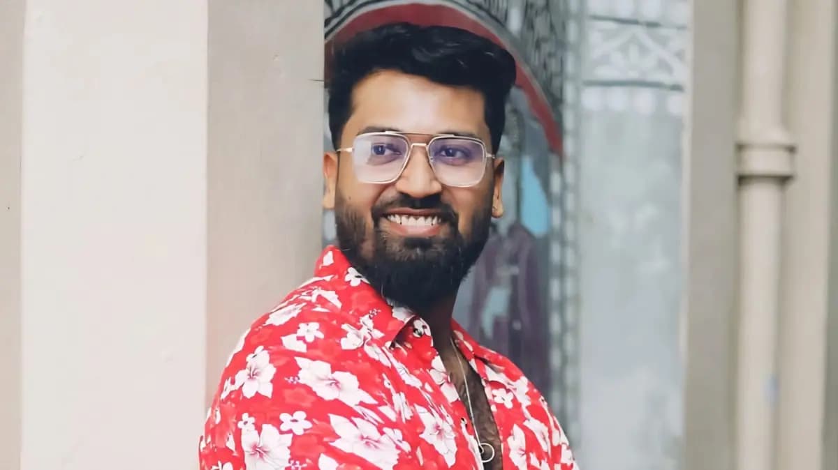 Director Shibaji Dutta going to debut in Bollywood with a political thriller movie 