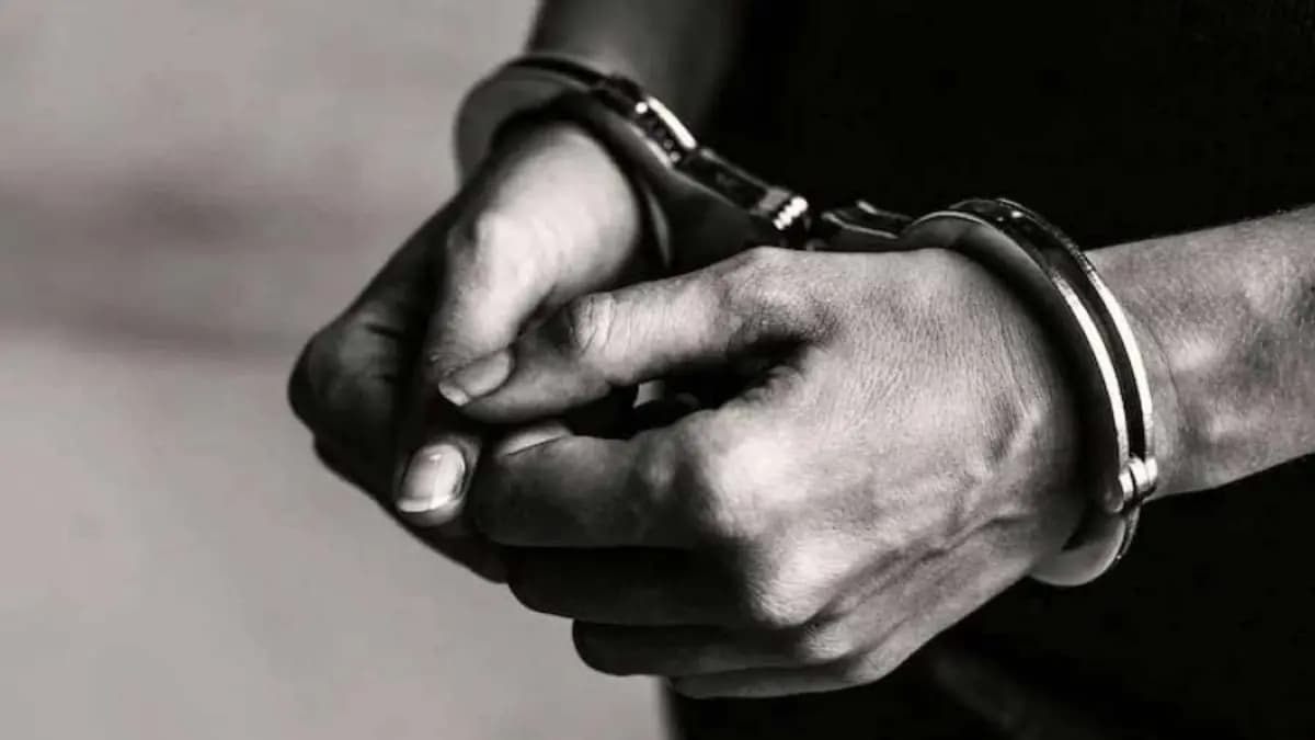 Man arrested for throwing his girlfriend from the third floor of hotel in Uttar Pradesh gnr